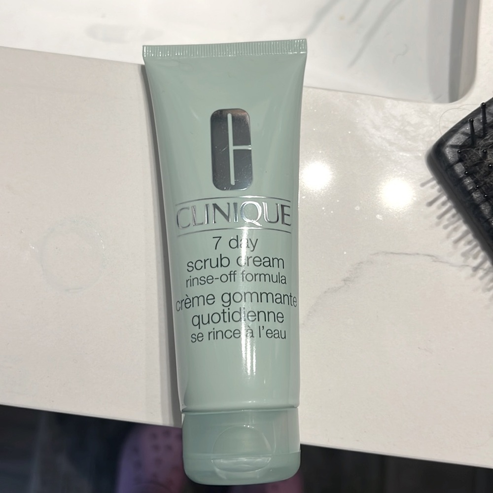 Clinique 7 day scrub cream